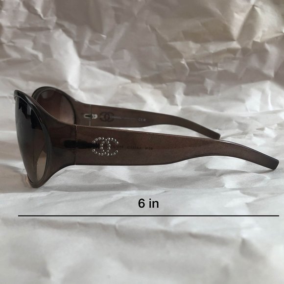 CHANEL brown wraparound sunglasses with hardshell carrying case - Picture 17 of 17